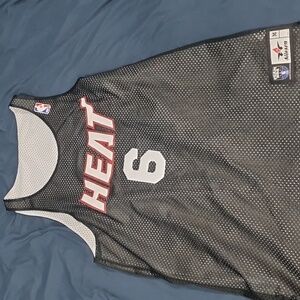 Nba Jersey. Miami heat 6. M size, double sided black and white